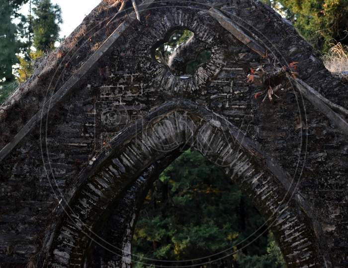 Beautiful Picture Of Old Building Gate In Uttarakhand