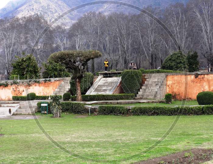 beautiful view of Shalimar Bagh Mughal Garden Srinagar