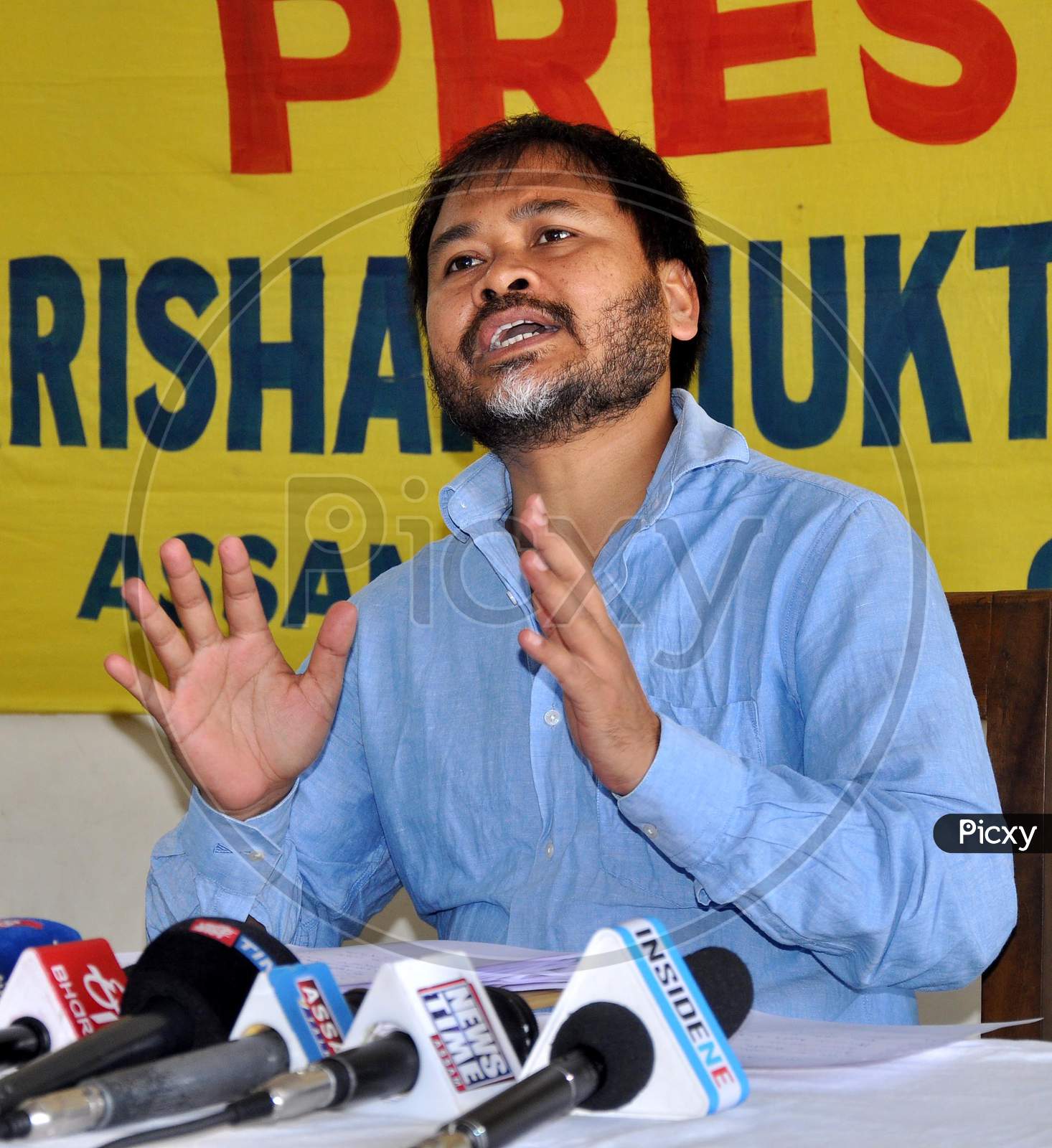 Akhil Gogoi addressing a press meet