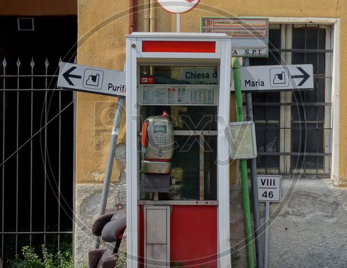 Italian Phone Booth