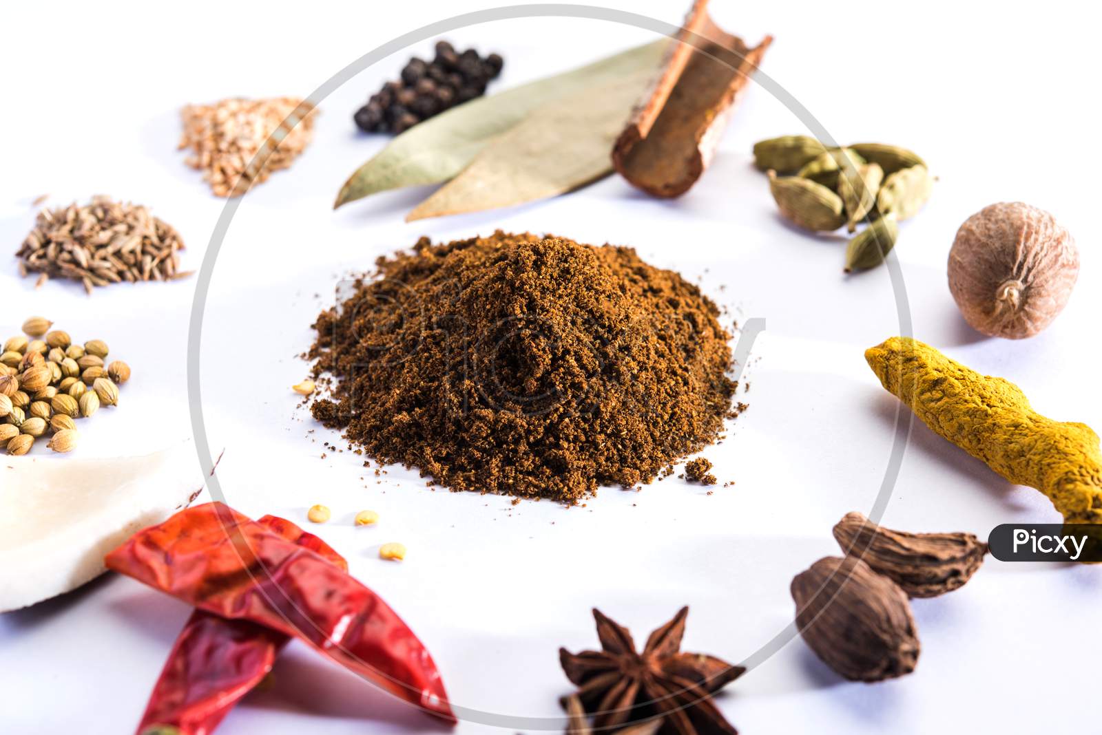 Indian Garam Masala / Colourful spices