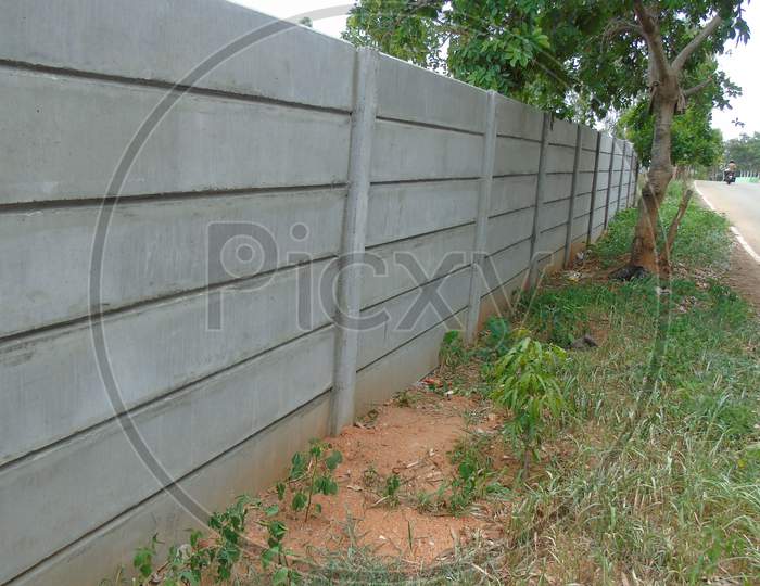 pre fabricated fencing
