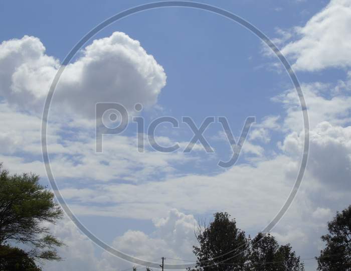 Cloudy sky with sunlight effect
