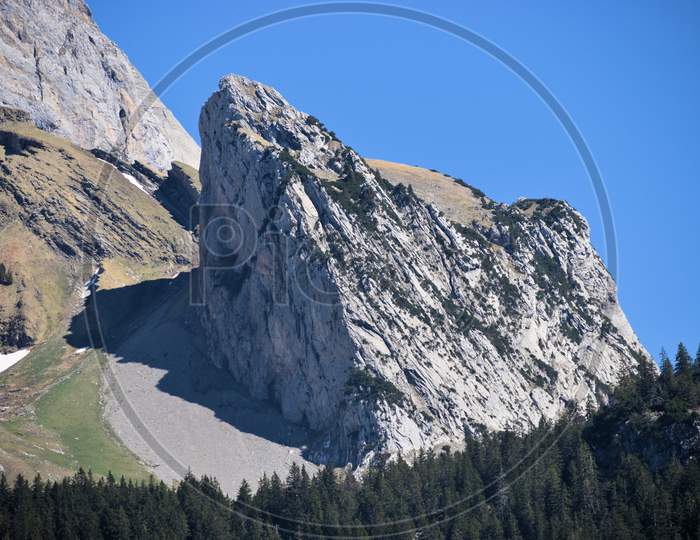 Switzerlands amazing mountain peaks in springtime 7.5.2020