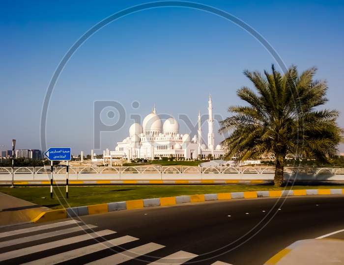1/21/2013 Uae Abudhabi Sheikh Zayed Grand Mosque In Abu Dhabi, United Arab Emirates. Before Its Fully Furnished