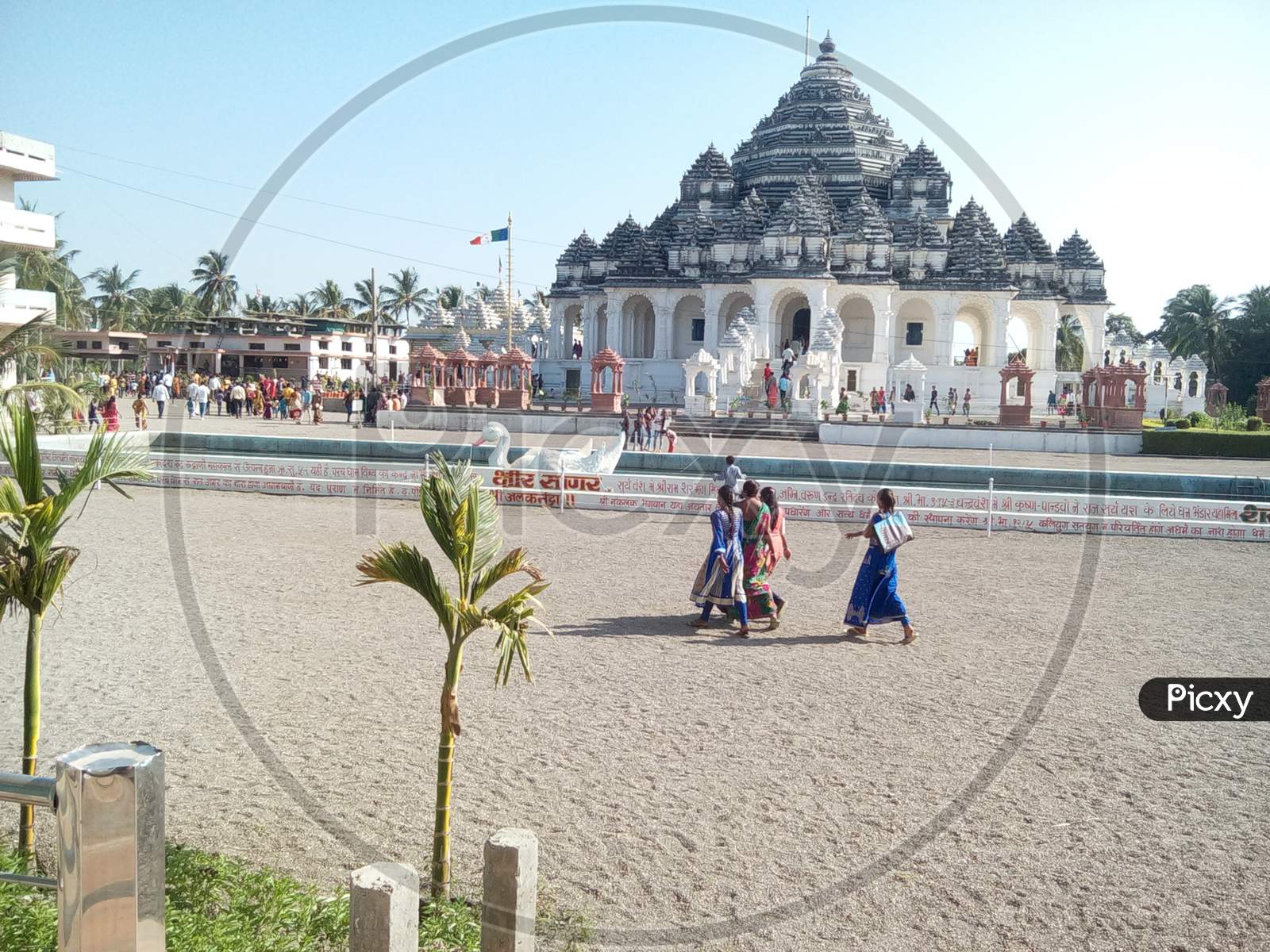 Parab Dham Temple, Gujarat, India, This is the famous Hindu temple in Gujarat.