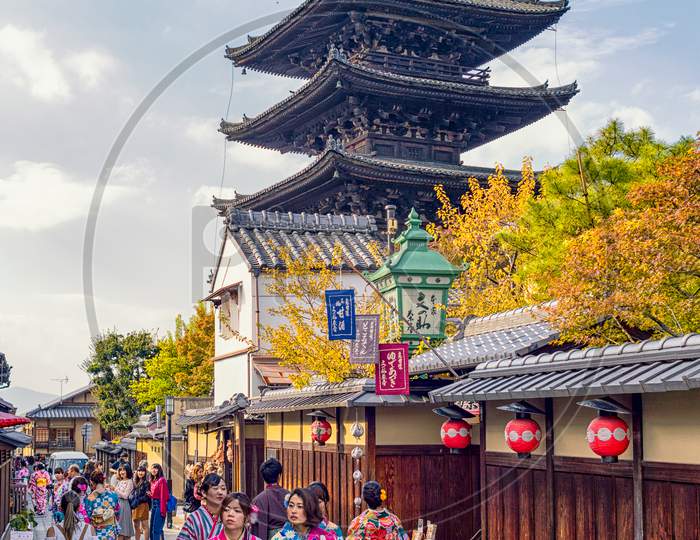Yasaka Pagoda Landmark In The Higashiyama District Of Old Kyoto In Japan