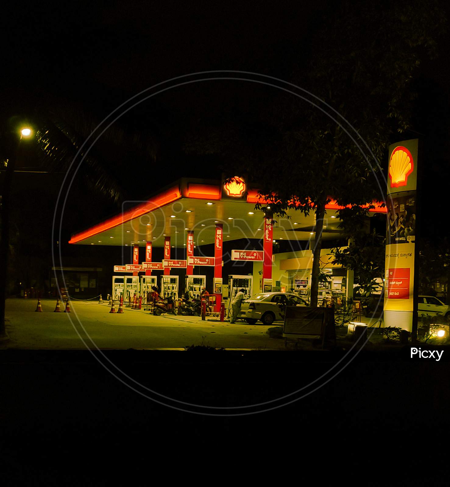 shell gas filling station