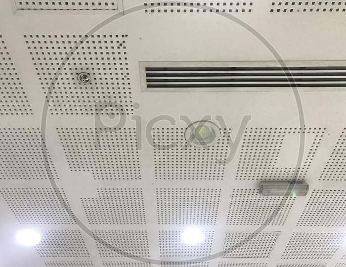 Perforated Gypsum Grid Ceiling Design View Images Of An Commercial Shopping Mall Or Office Building Ceiling Architecture Interiors