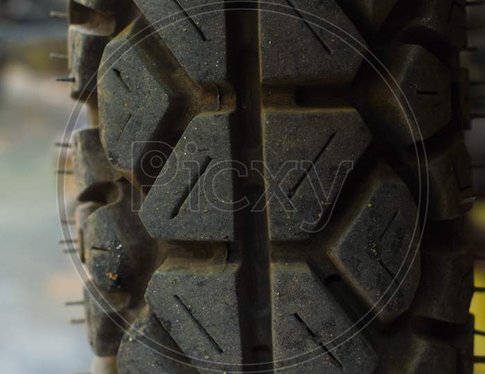 Patterns in a tyre