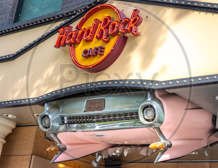 Rock And Roll-Themed Hard Rock Cafe In Osaka, Japan