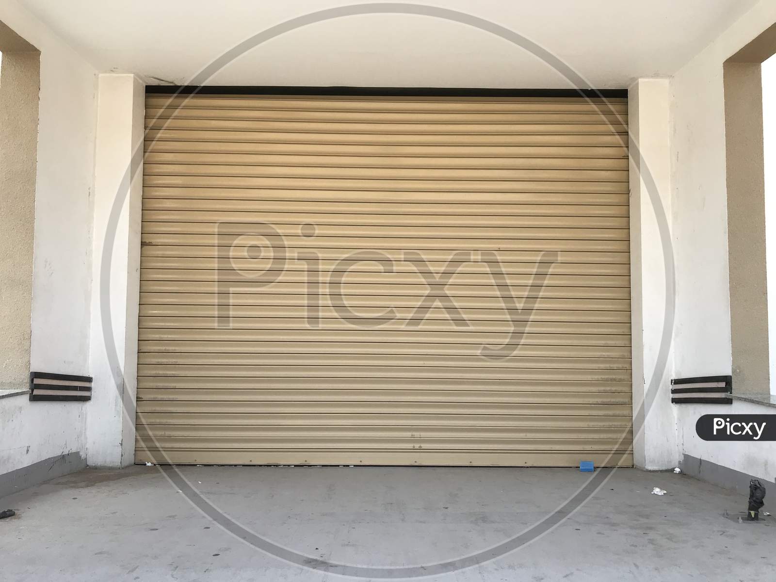 Powder Coated Aluminum Alloy Material Rolling Shutter With Double Insulated Thermal Proof Material Packed Can Be Used For The Car Garage Shop Protection And Full Control Of Protection By Remote