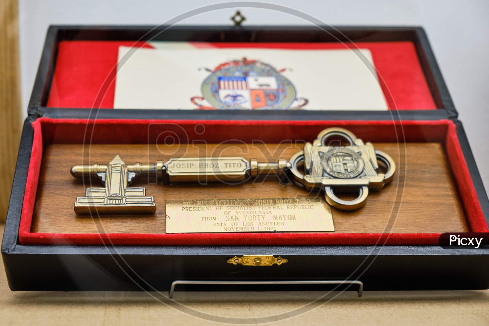 Key To The City Of Los Angeles, Present From Los Angeles Mayor To President Tito