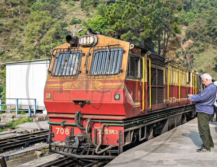 Kalka To Shimla Shivalik Deluxe Express Halts At Barog As Curious Tourist Take A Photograph Of Locomotive.