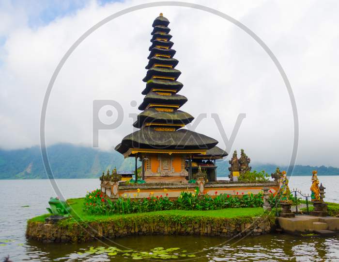 pagoda sape hindu temple