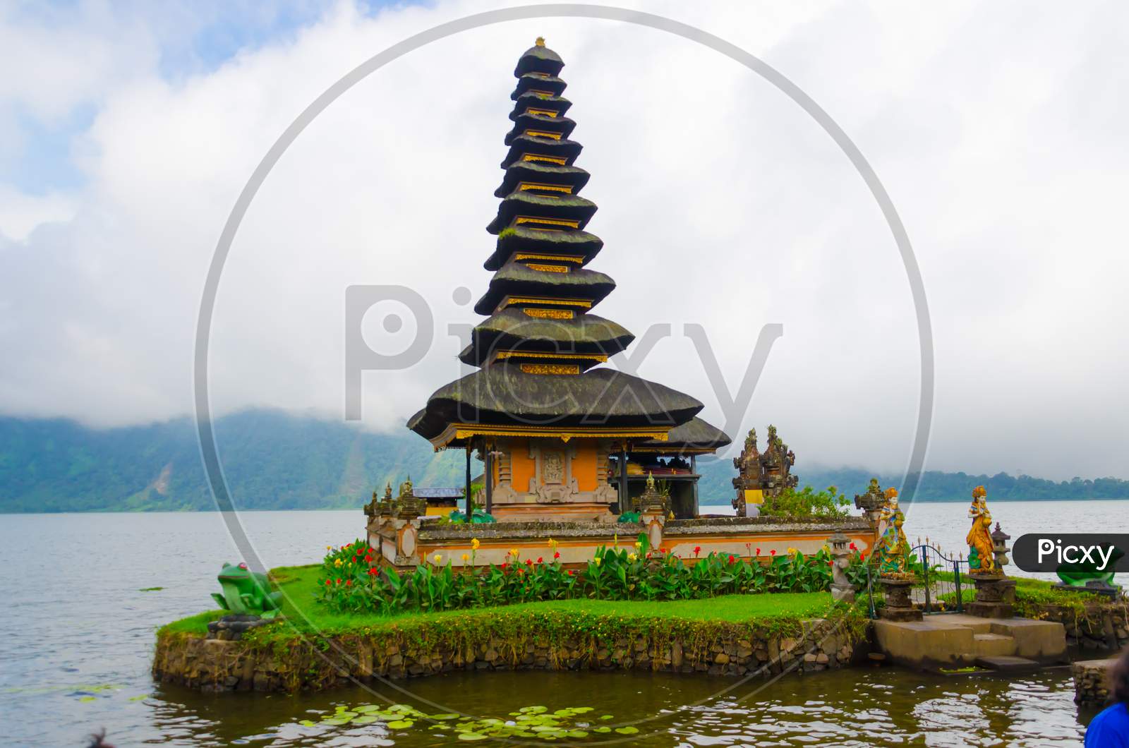 pagoda sape hindu temple