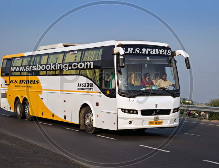 Pune, Maharashtra, India- October 25Th, 2016: Srs Travels Multi Axle Volvo B9R Bus Speeding On Highway.