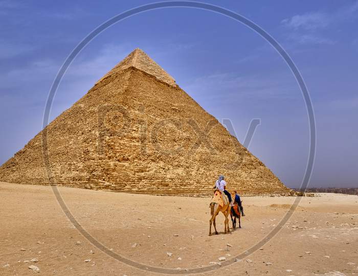 The Pyramid Of Khafre (Pyramid Of Chephren), The Second-Tallest Of The Ancient Egyptian Pyramids Of Giza, Giza Plateau, Cairo, Egypt