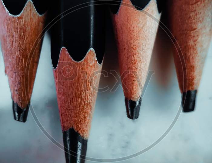 Balck colour pencils