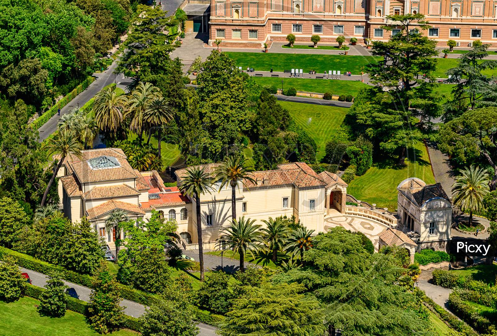 Luxurious Villa And Gardens In Rome, Italy