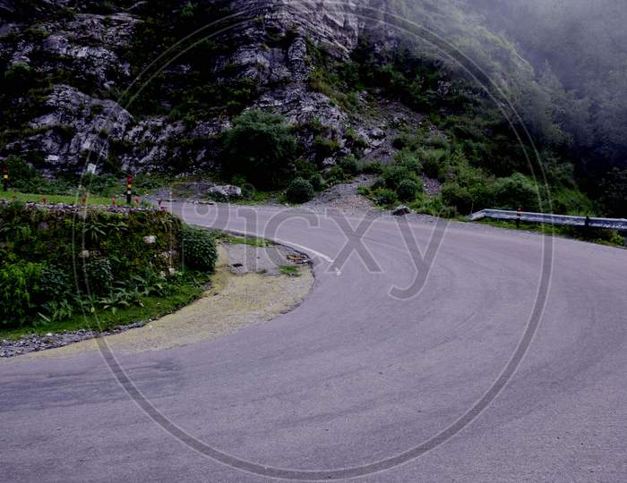 Beautiful Picture Of Road In Nainital