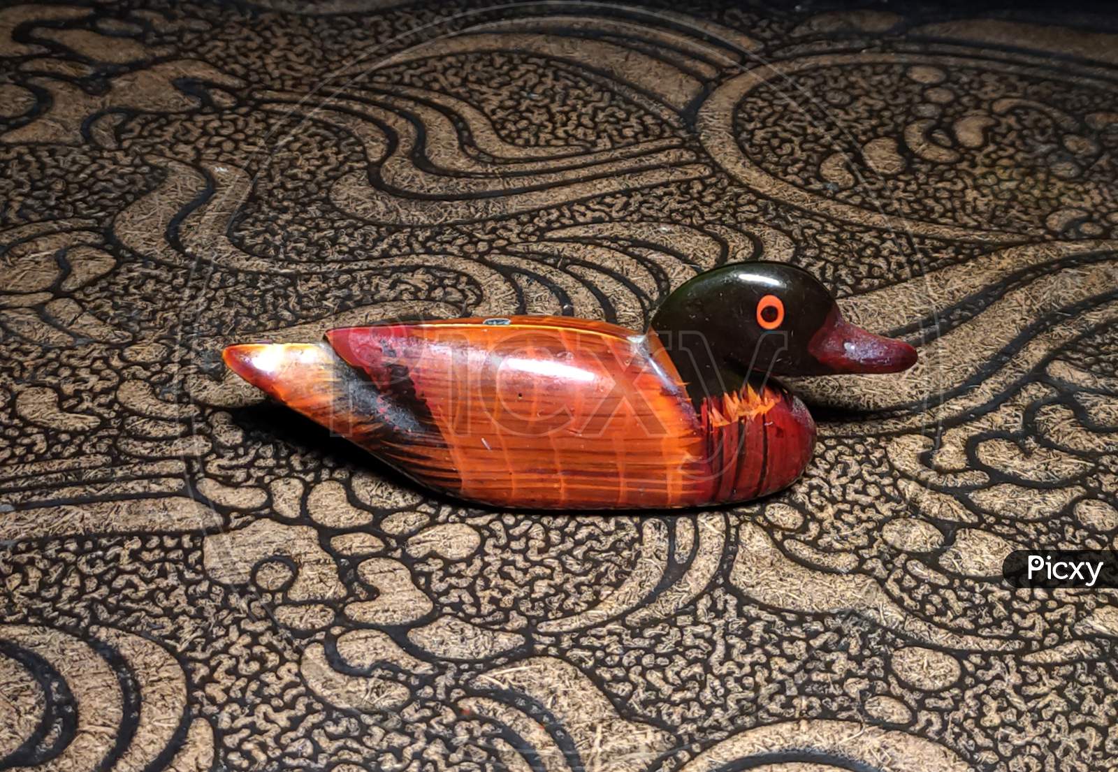 Wodden showpiece of a duck