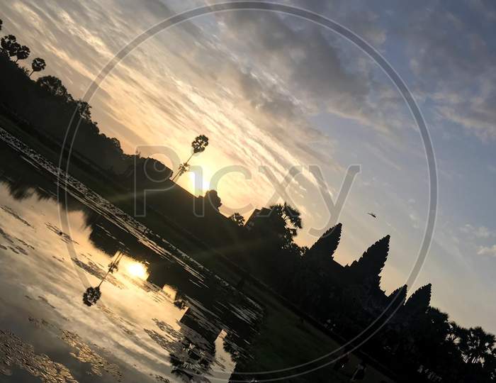 Angkor watt sunrise