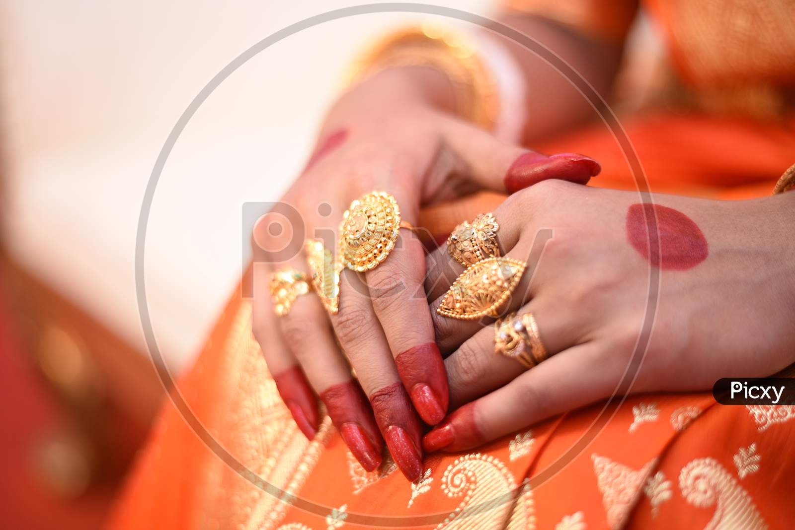 Displaying Of Gold Jewellery In Marriage.