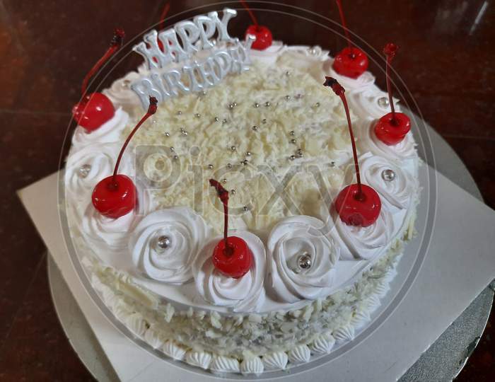 White forest cake for birthday