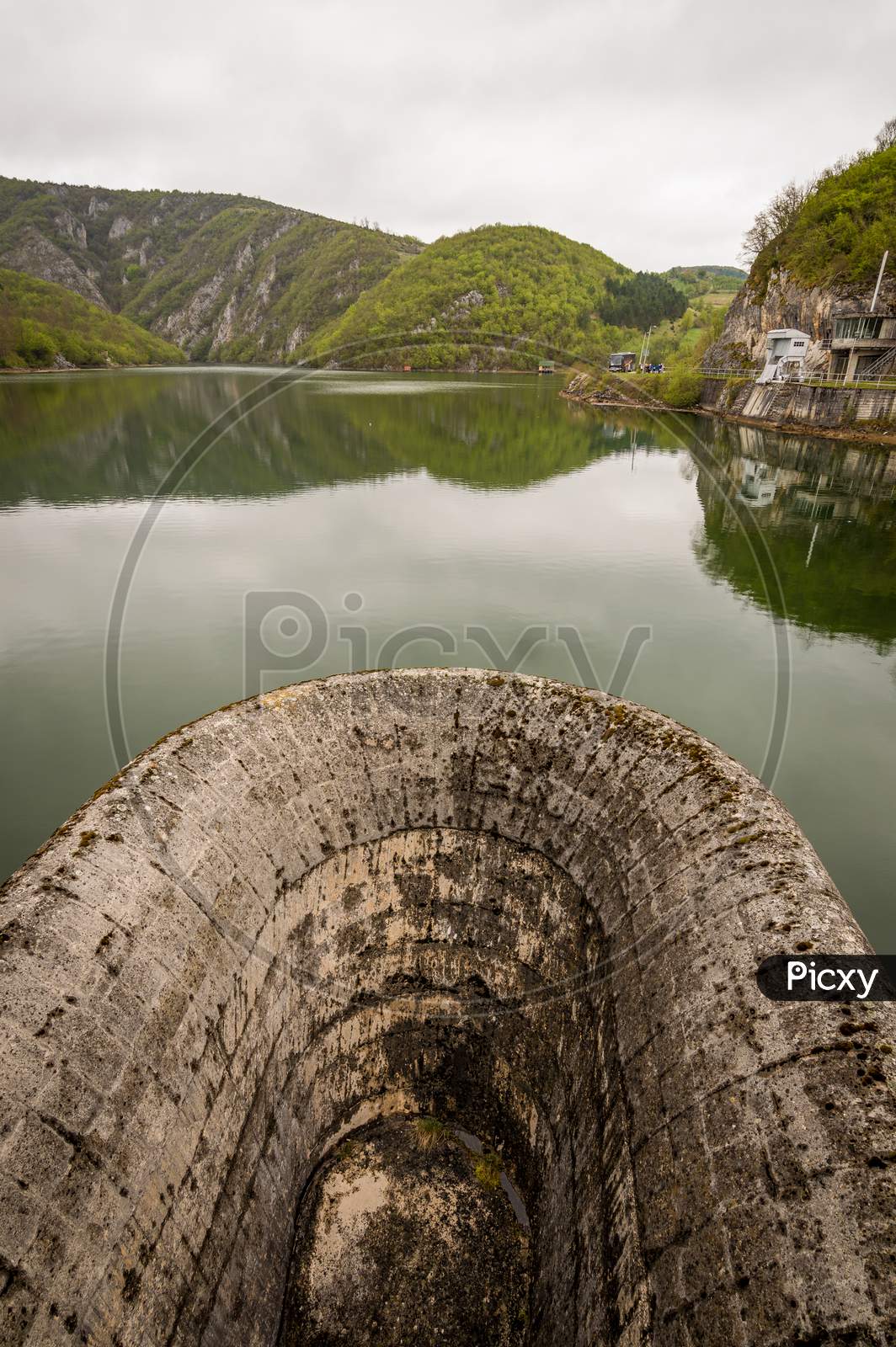 Image of Dam On The Radoinja Lake, Part Of The Special Nature Uvac In Serbia-SJ453707-Picxy