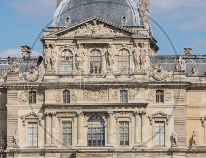 Louvre Museum Paris With Visitors At Bright Sunny Day. Paris - France, 31. may 2019