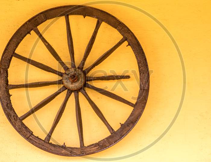 Vintage Wheel Wall Decoration