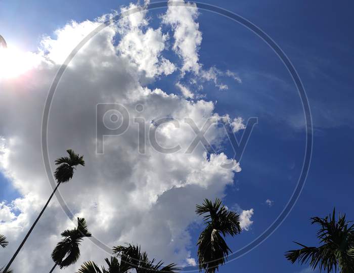 A beautiful view of clouds in daytime