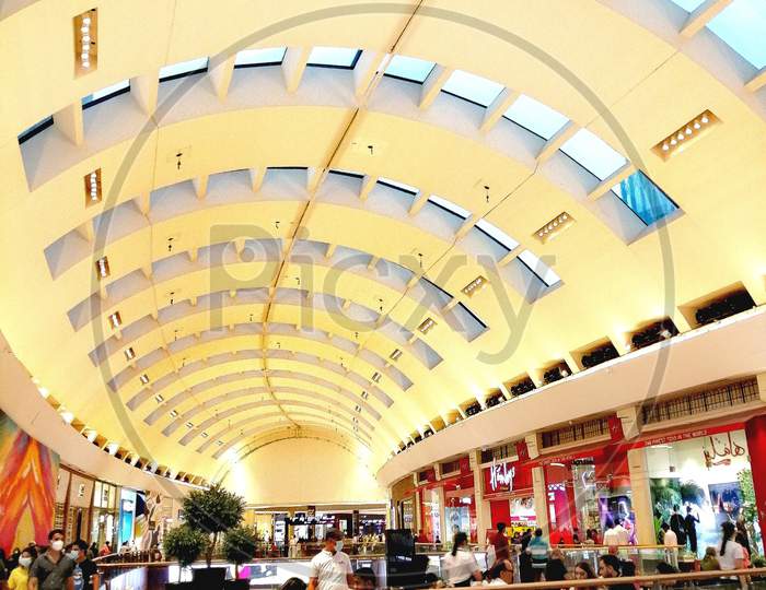 World's largest mall, dubai mall