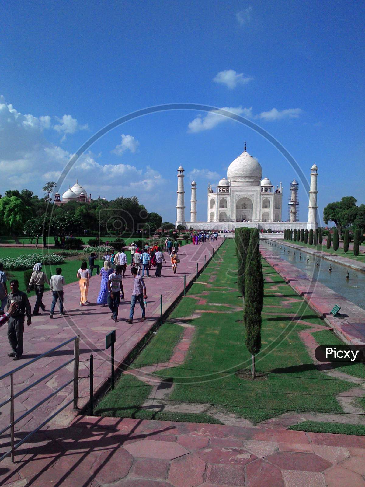 Front View of   Beautiful  Taj Mahal
