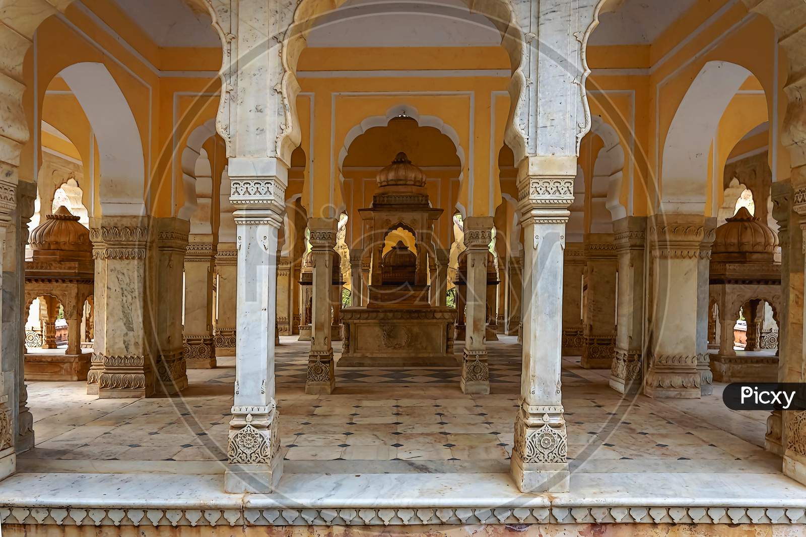 Royal Gaitor Tumbas / tombs, Gaitor Ki Chhatriyan, intricately carved stone monuments are the highlight at this royal crematory.