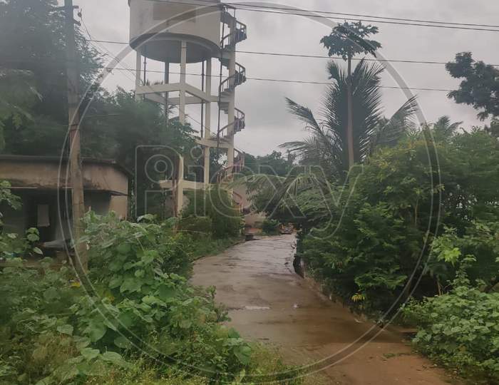 Indian village roads with overhead water tank