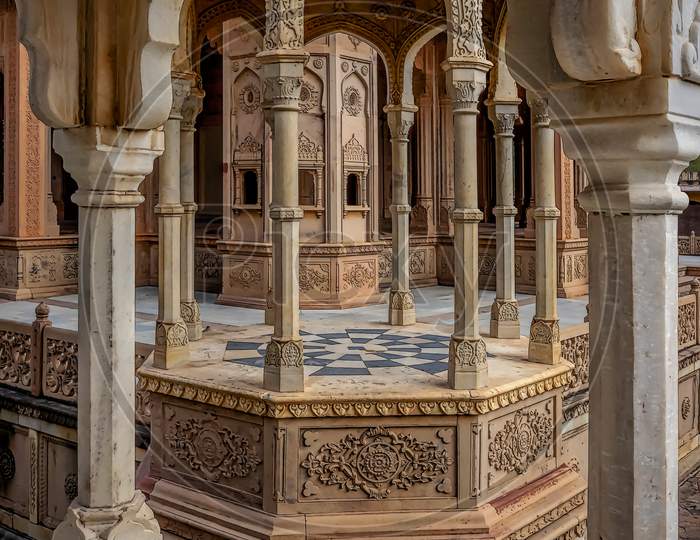 The beautiful royal architecture buildings of the Royal Gaitor Tumbas / tombs, Gaitor Ki Chhatriyan, intricately carved stone monuments are the highlight at this royal crematory.