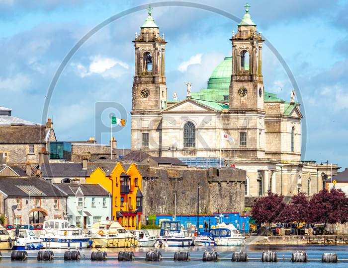 Parish Church Of Ss. Peter And Paul And The Castle In The Town Of Athlone Next To The River Shannon, In The County Of Westmeath, Ireland