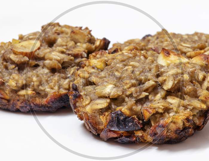 Baked Oats And Banana Cookies With Almonds And Raisins