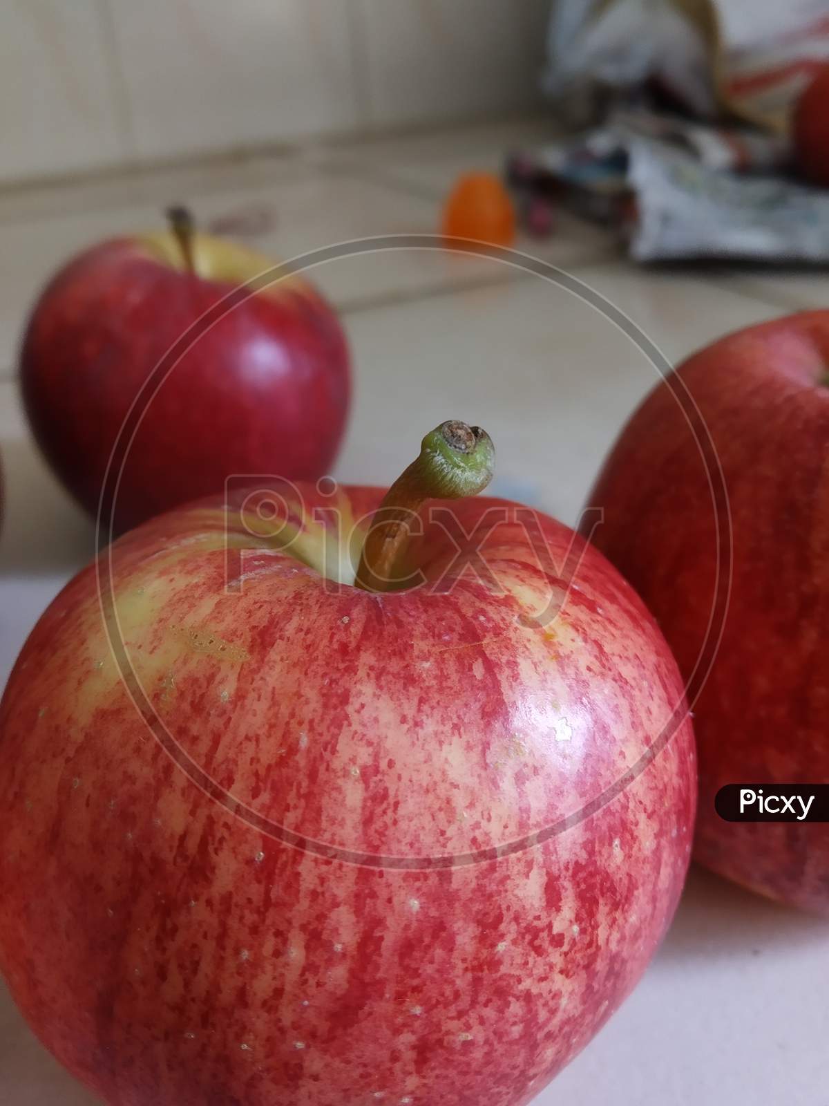 Half view of an apple