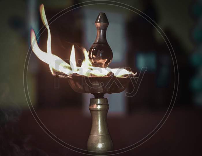 Traditional fire lamp