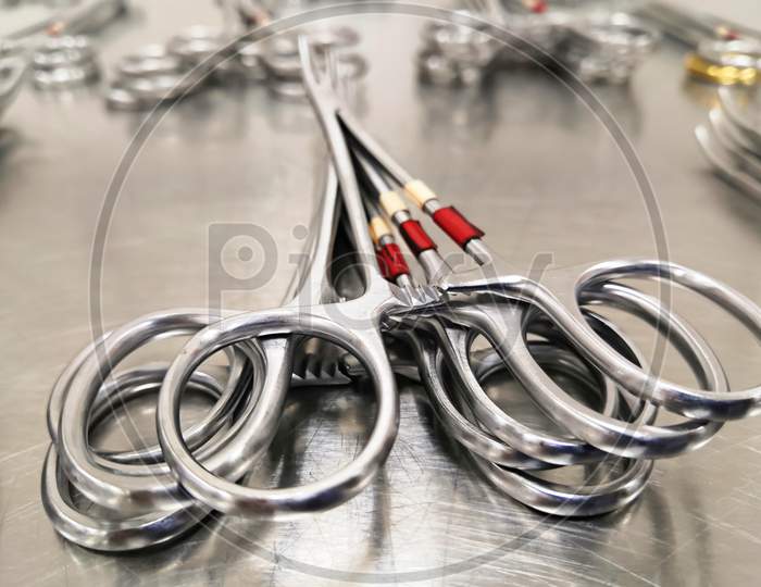 Rings Of Surgical Artery Forceps