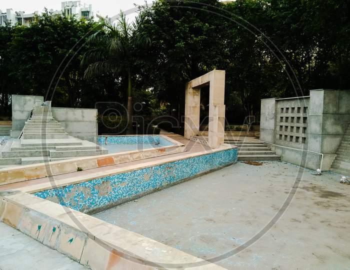 A picture of empty swimming pool