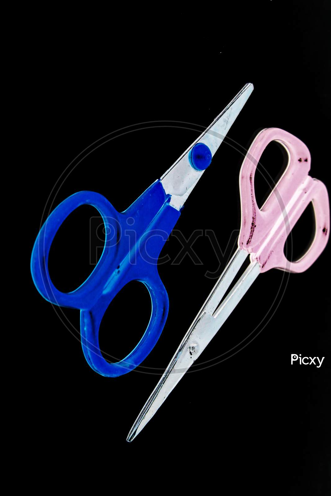 A picture of scissors