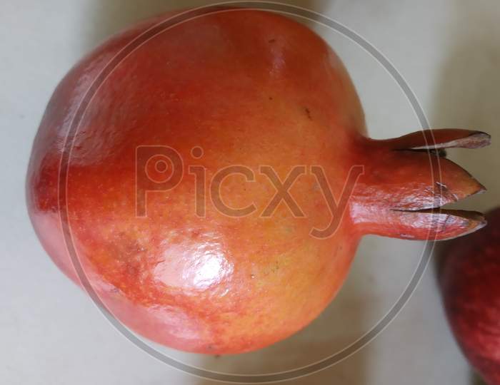 Pomegranate single