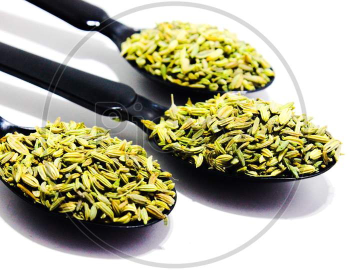 A picture of fennel seeds