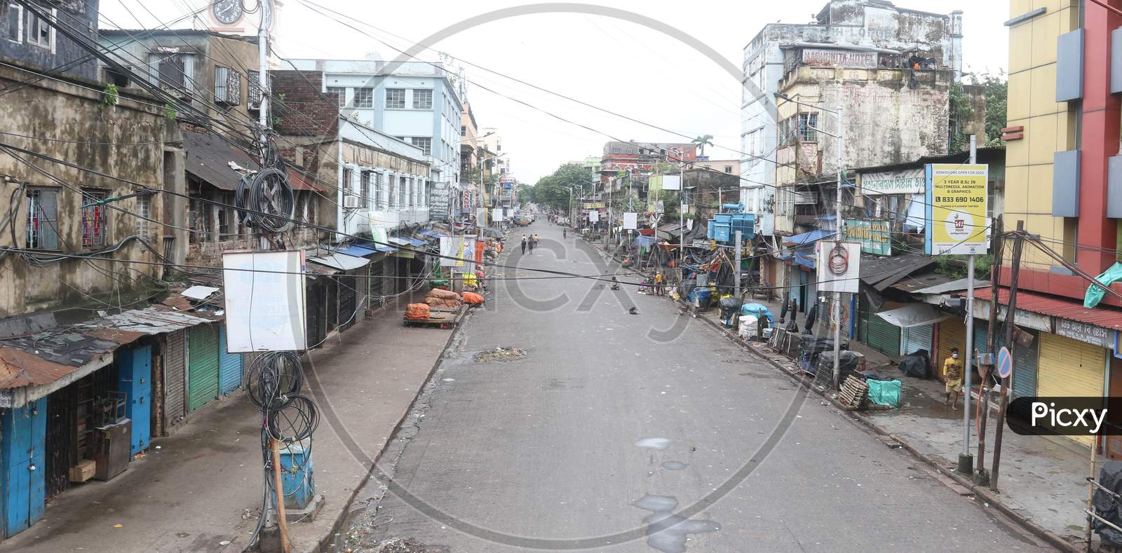 Kole merket ,wears a deserted look at  sealdha area during the complete biweekly lockdown to curd covid -19 spread in Kolkata on August 20, 2020