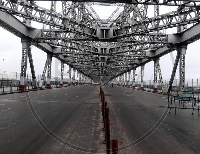 howrah bridge  during the complete biweekly lockdown to curd covid -19 spread in Kolkata , on  August 20, 2020