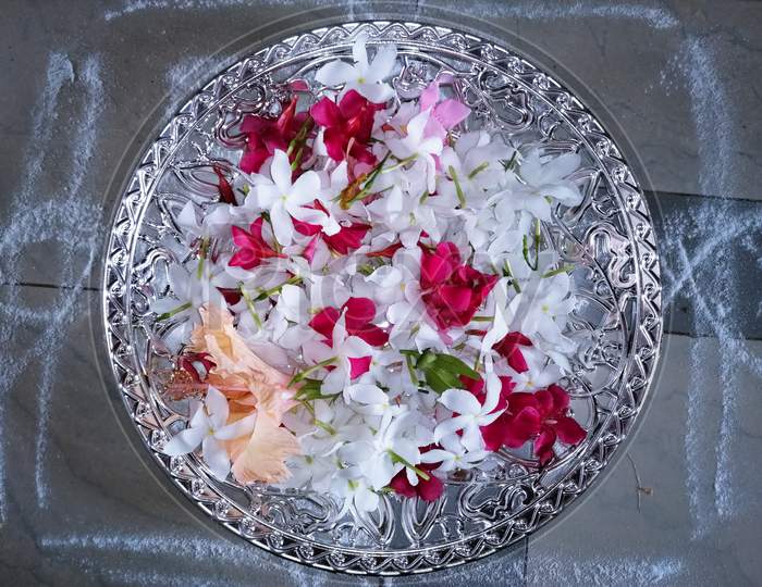 Pooja Decoration for Home, Ganpati Pooja, Durga Pooja, Laxmi Pooja, Wedding Mandap, Fresh Flowers Decoration